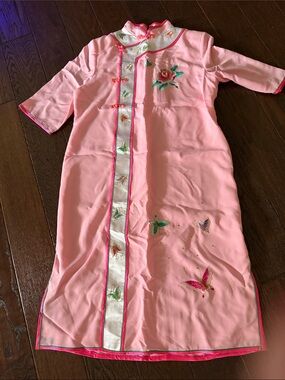 Vintage Pink Embroidered Mandarin-Style dress